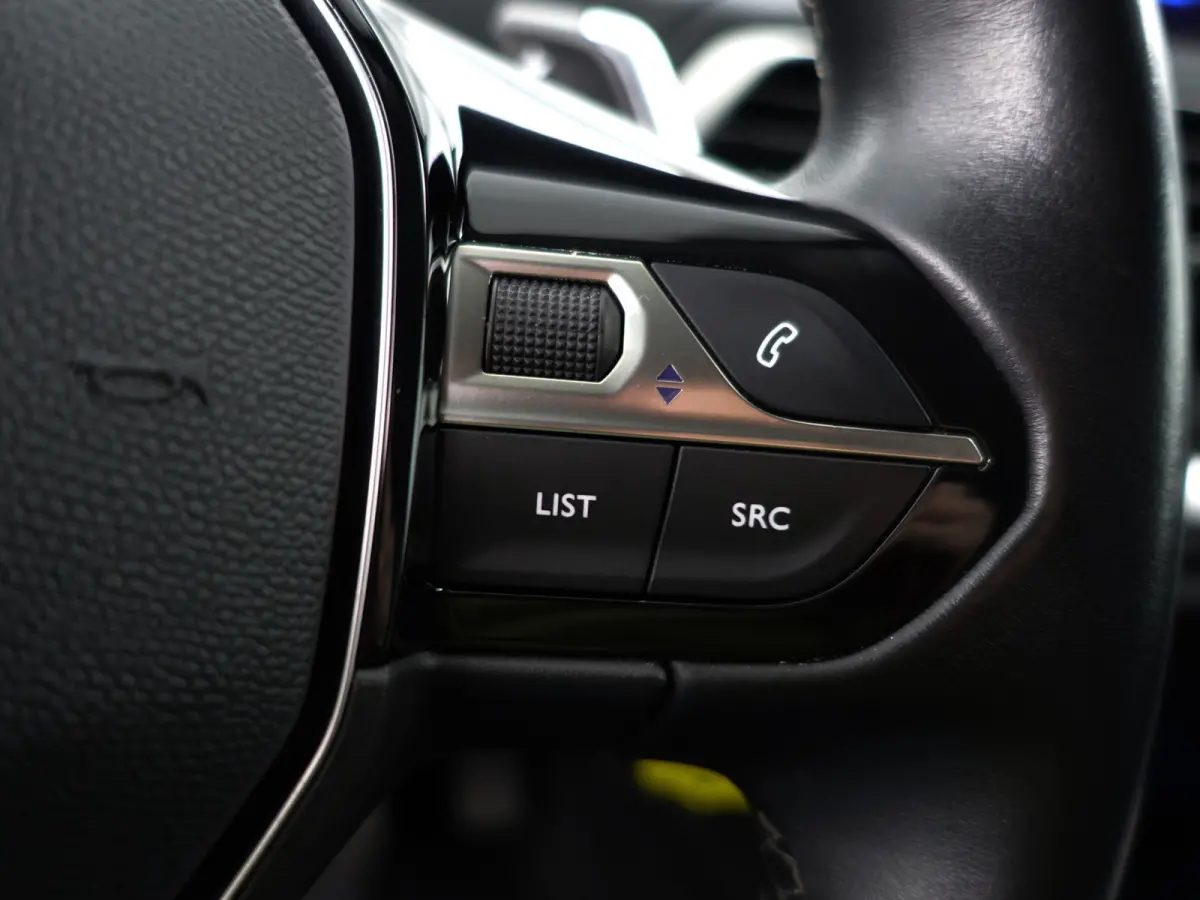 1.2 PureTech Allure Aut- Two Tone, Sport Leder Interieur, Carplay, Sfeerverlichting, 360 Camera, Ada Cruise
