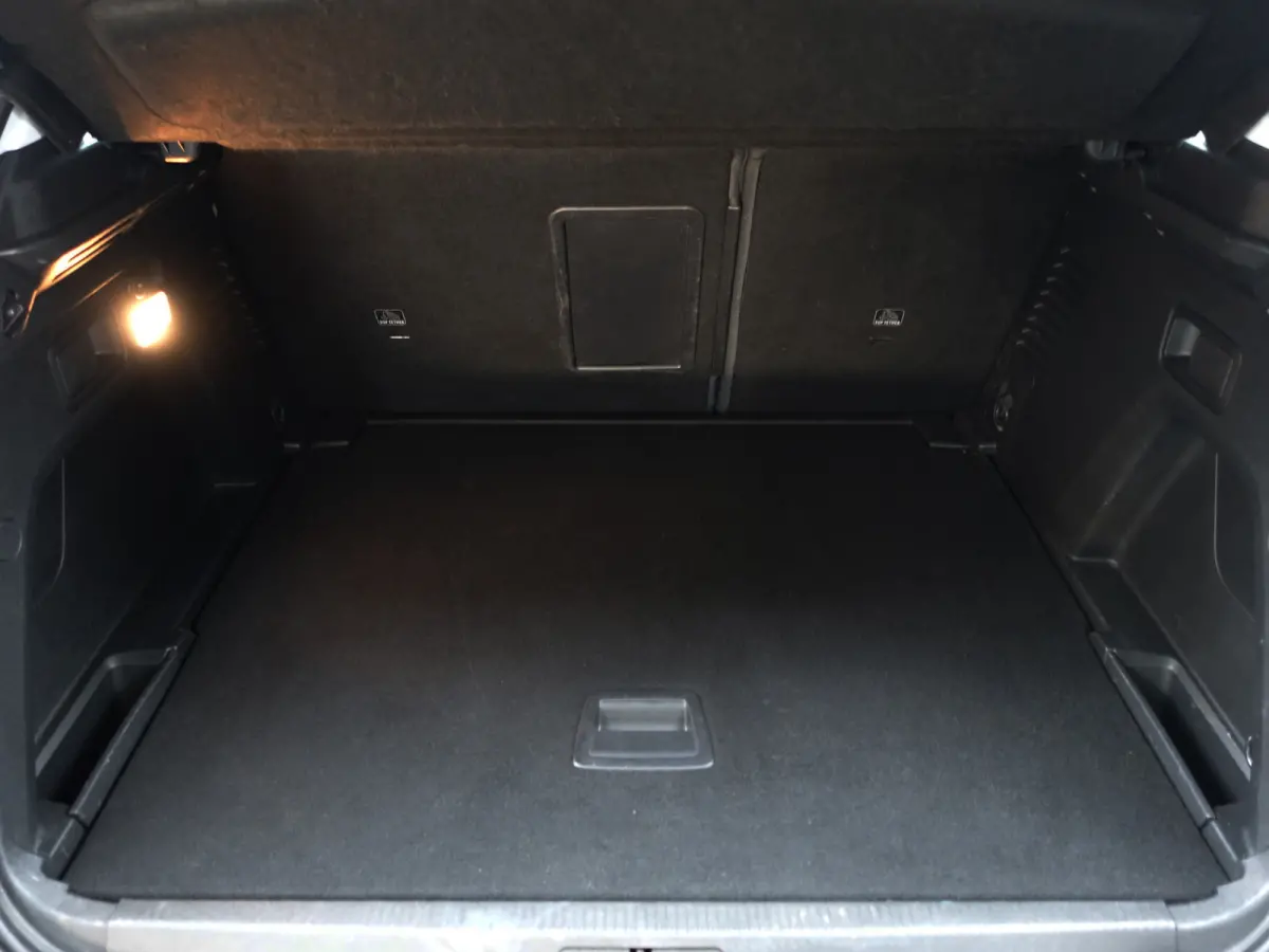 1.2 PureTech Allure Aut- Two Tone, Sport Leder Interieur, Carplay, Sfeerverlichting, 360 Camera, Ada Cruise