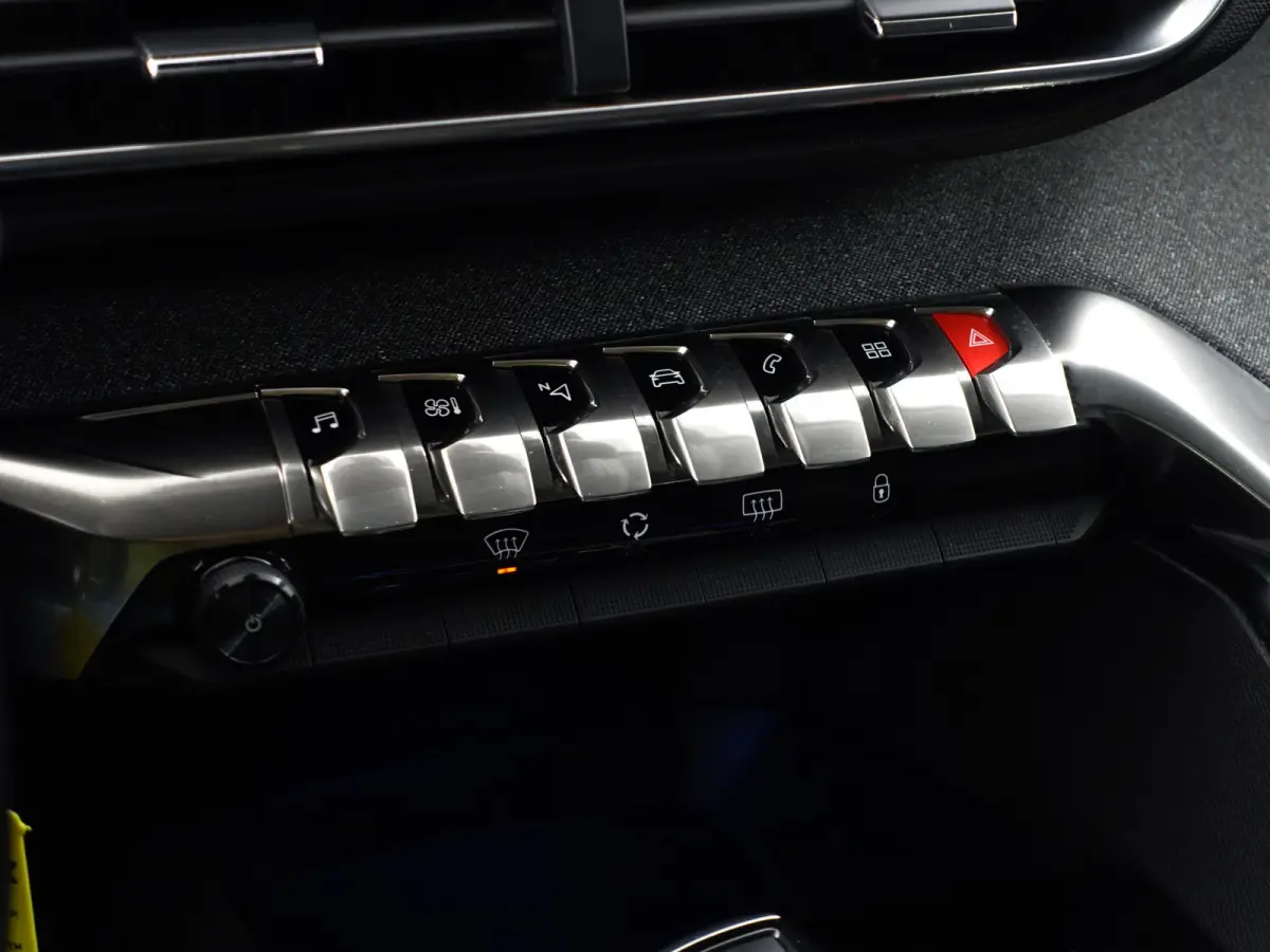 1.2 PureTech Allure Aut- Two Tone, Sport Leder Interieur, Carplay, Sfeerverlichting, 360 Camera, Ada Cruise