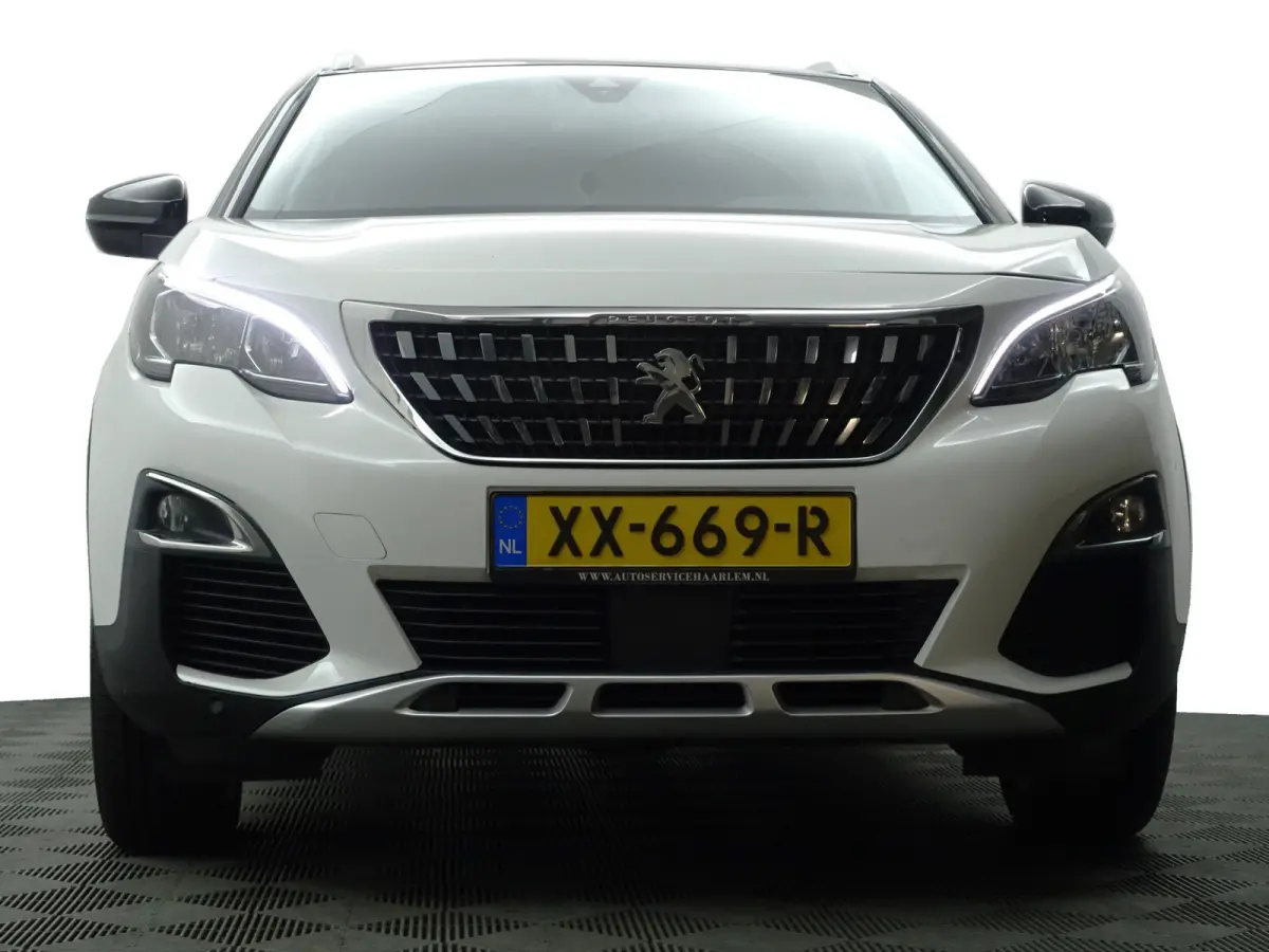 1.2 PureTech Allure Aut- Two Tone, Sport Leder Interieur, Carplay, Sfeerverlichting, 360 Camera, Ada Cruise