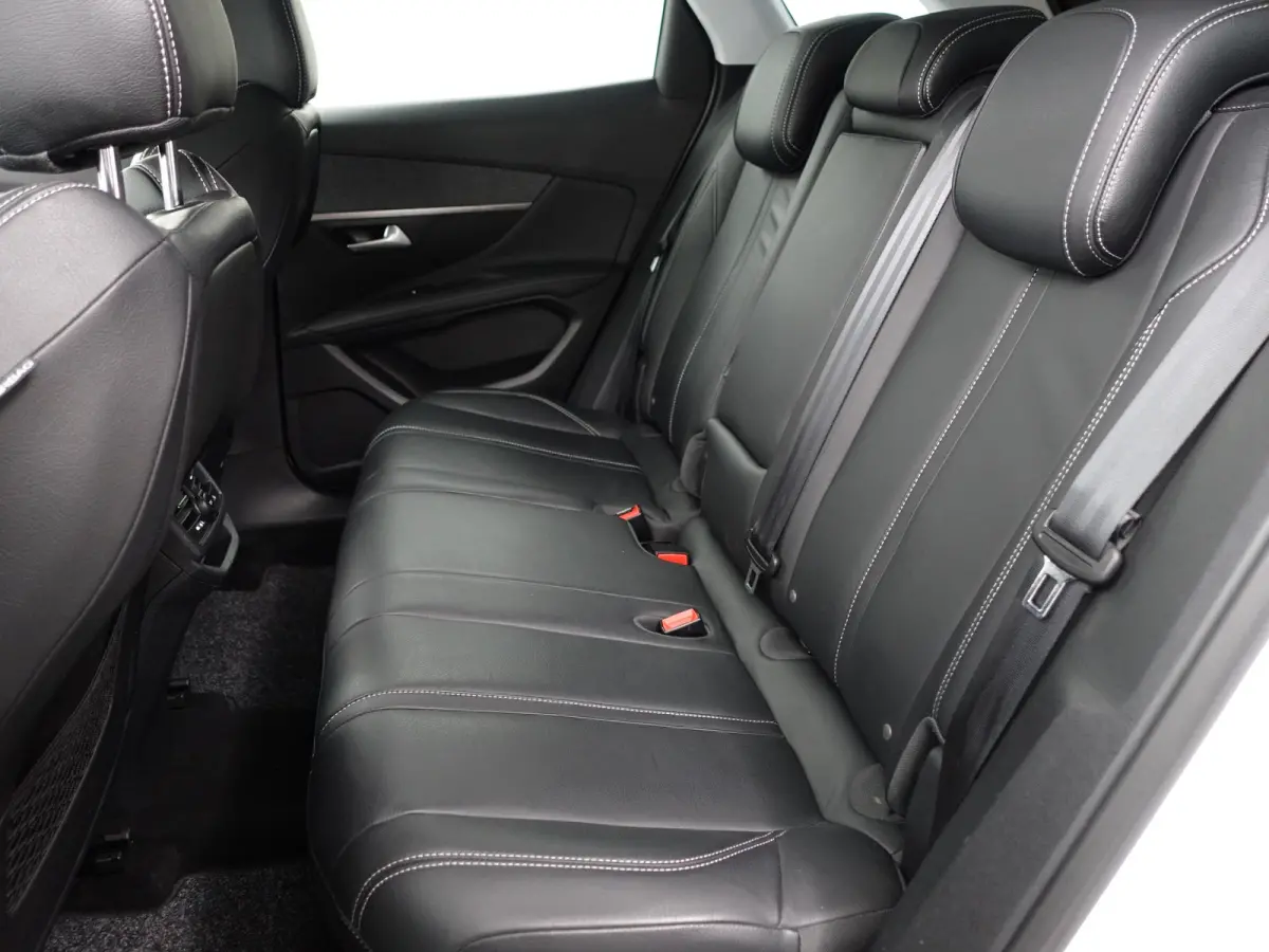 1.2 PureTech Allure Aut- Two Tone, Sport Leder Interieur, Carplay, Sfeerverlichting, 360 Camera, Ada Cruise