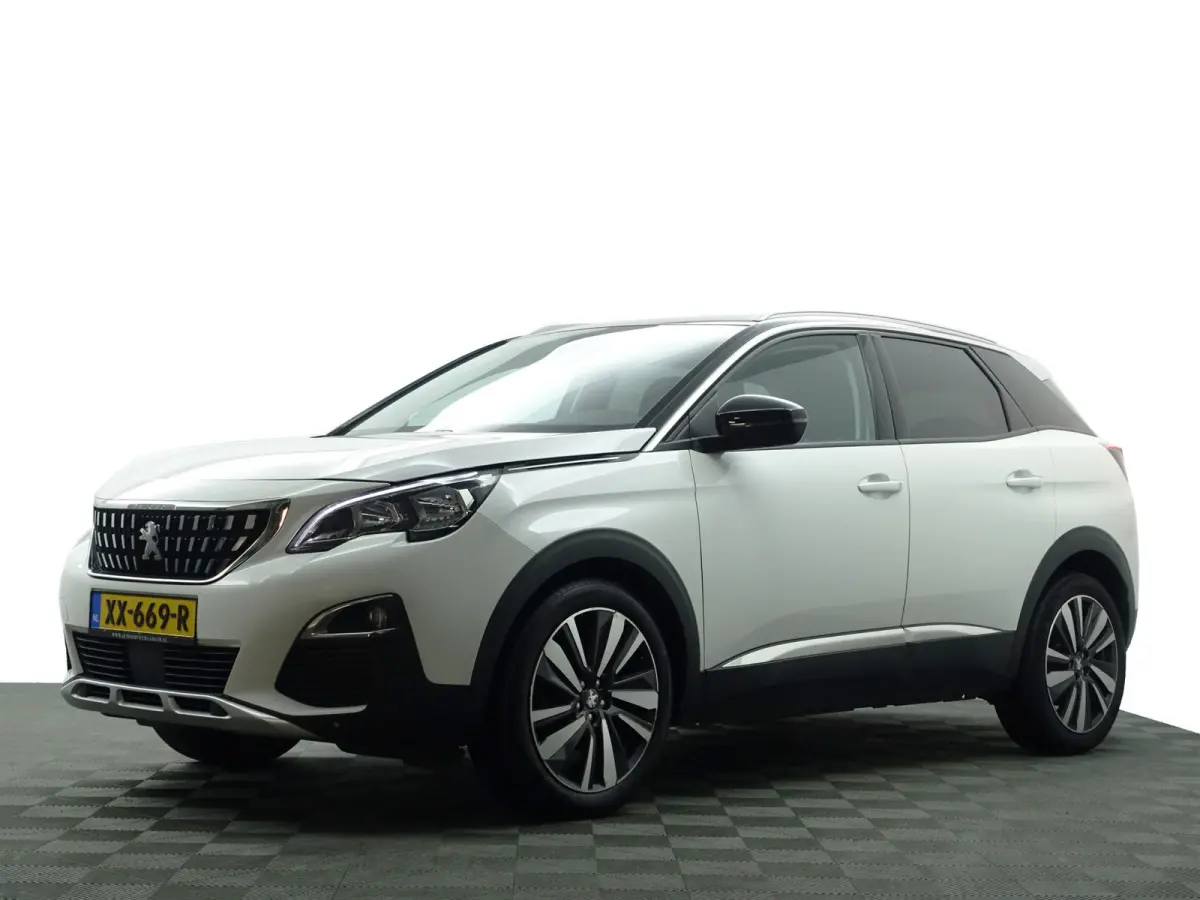 1.2 PureTech Allure Aut- Two Tone, Sport Leder Interieur, Carplay, Sfeerverlichting, 360 Camera, Ada Cruise