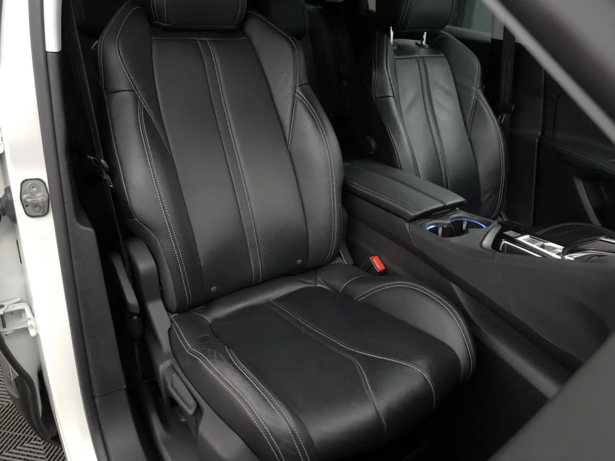 1.2 PureTech Allure Aut- Two Tone, Sport Leder Interieur, Carplay, Sfeerverlichting, 360 Camera, Ada Cruise