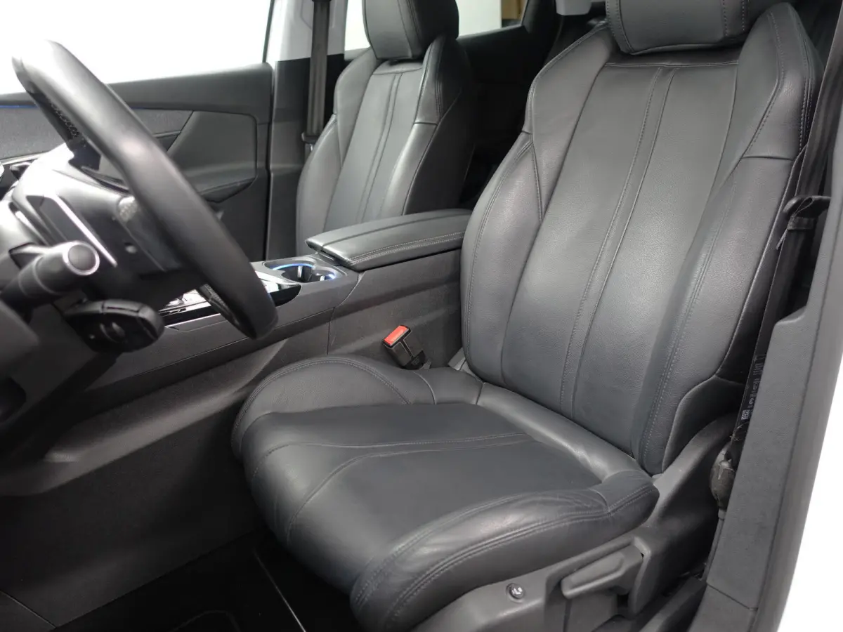 1.2 PureTech Premium GT Line Aut- Two Tone, Carplay, Leder Interieur, 360 Camera, Ada Cruise, Keyless, Sfeerverlichting