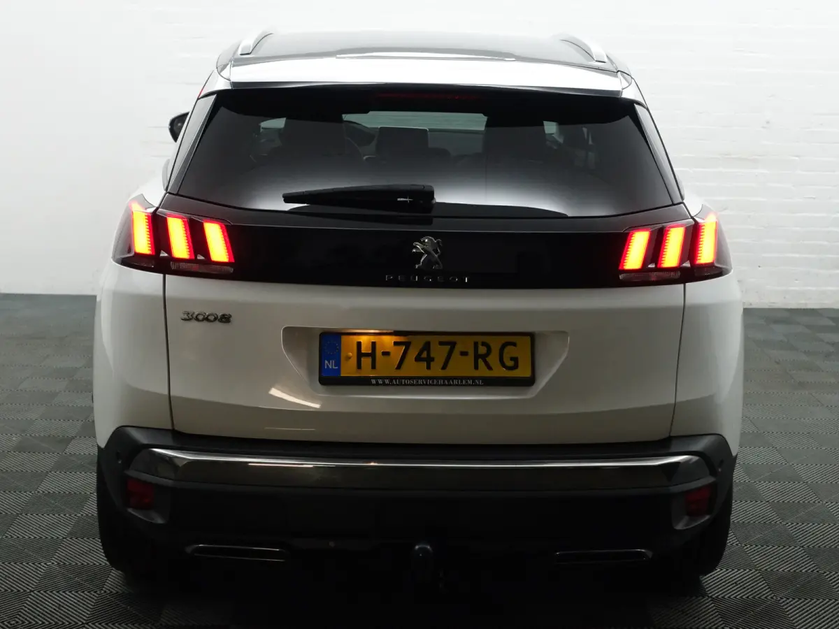 1.2 PureTech Premium GT Line Aut- Two Tone, Carplay, Leder Interieur, 360 Camera, Ada Cruise, Keyless, Sfeerverlichting