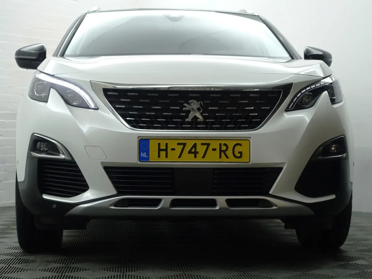 1.2 PureTech Premium GT Line Aut- Two Tone, Carplay, Leder Interieur, 360 Camera, Ada Cruise, Keyless, Sfeerverlichting