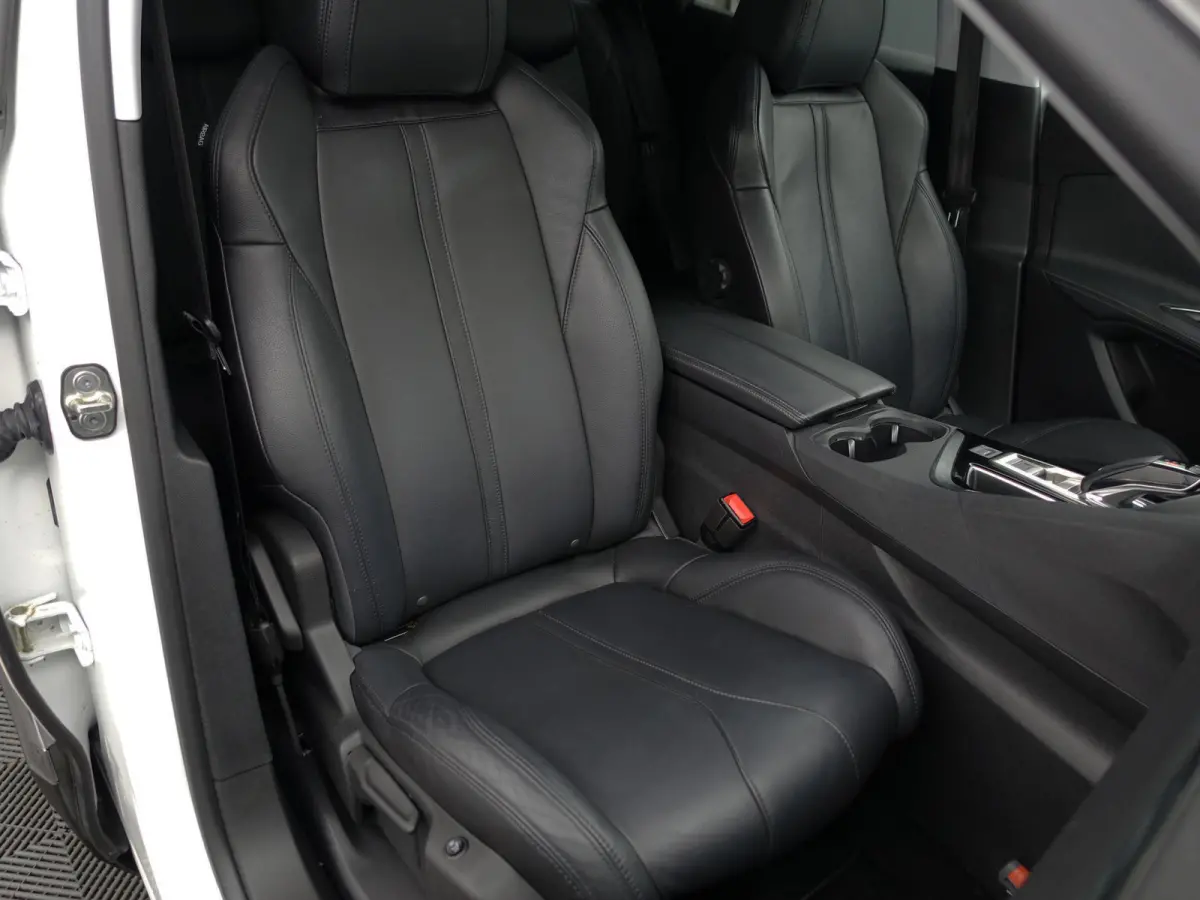 1.2 PureTech Premium GT Line Aut- Two Tone, Carplay, Leder Interieur, 360 Camera, Ada Cruise, Keyless, Sfeerverlichting