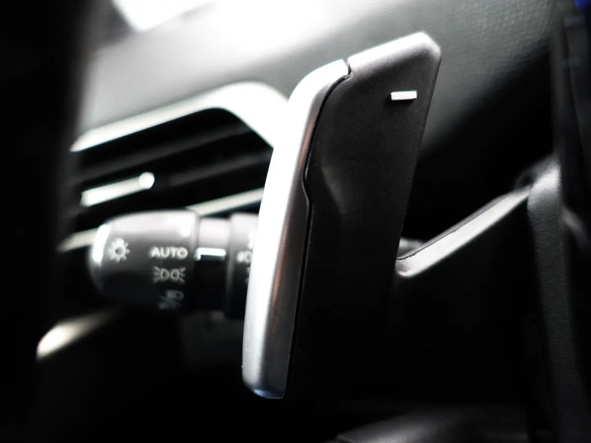 1.2 PureTech Premium GT Line Aut- Two Tone, Carplay, Leder Interieur, 360 Camera, Ada Cruise, Keyless, Sfeerverlichting