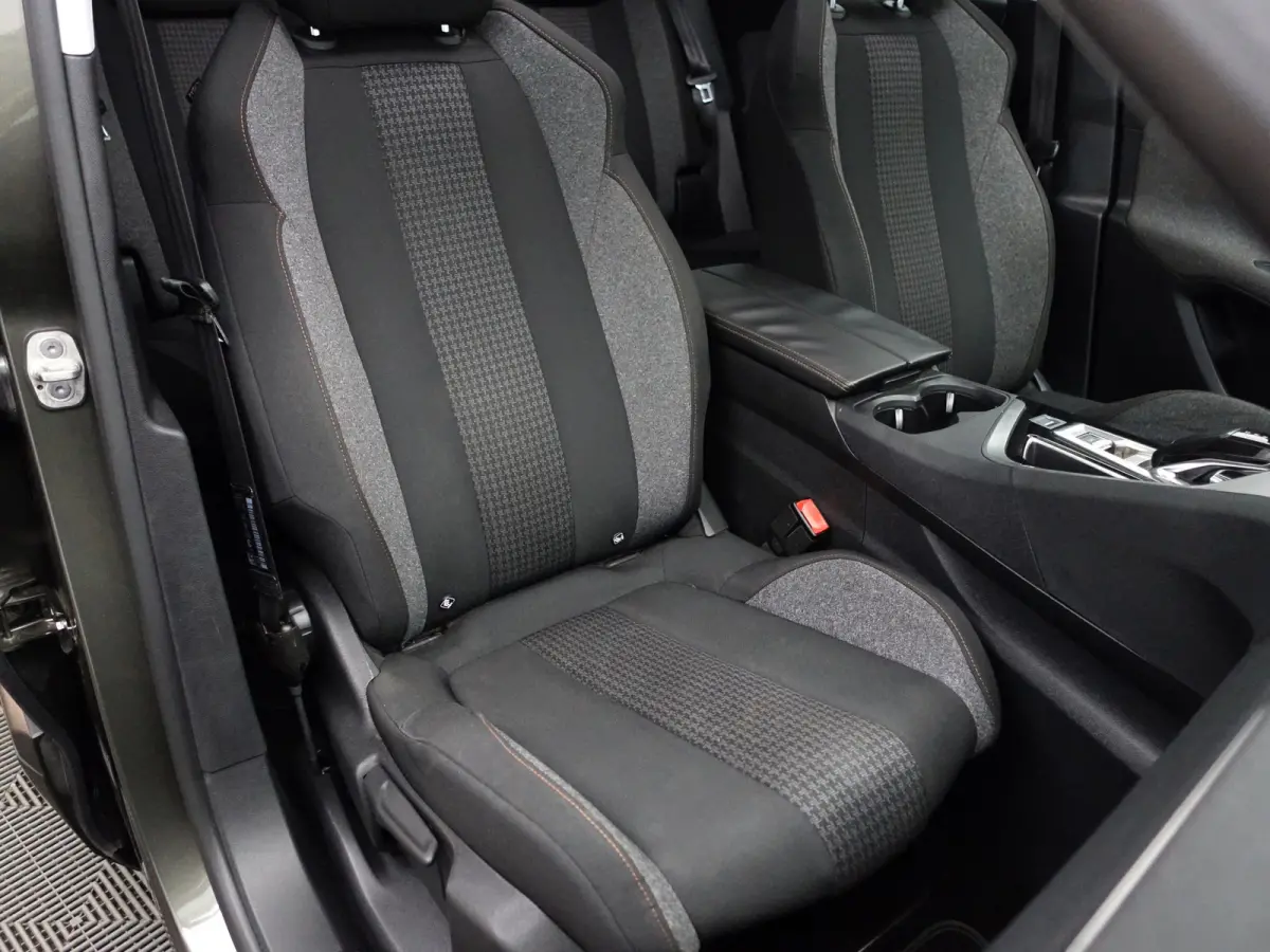 1.2 PureTech Allure Aut- Panoramadak, Two Tone, Dynamic Select, 360 Camera, CarPlay, Android auto, Sfeerverlichting