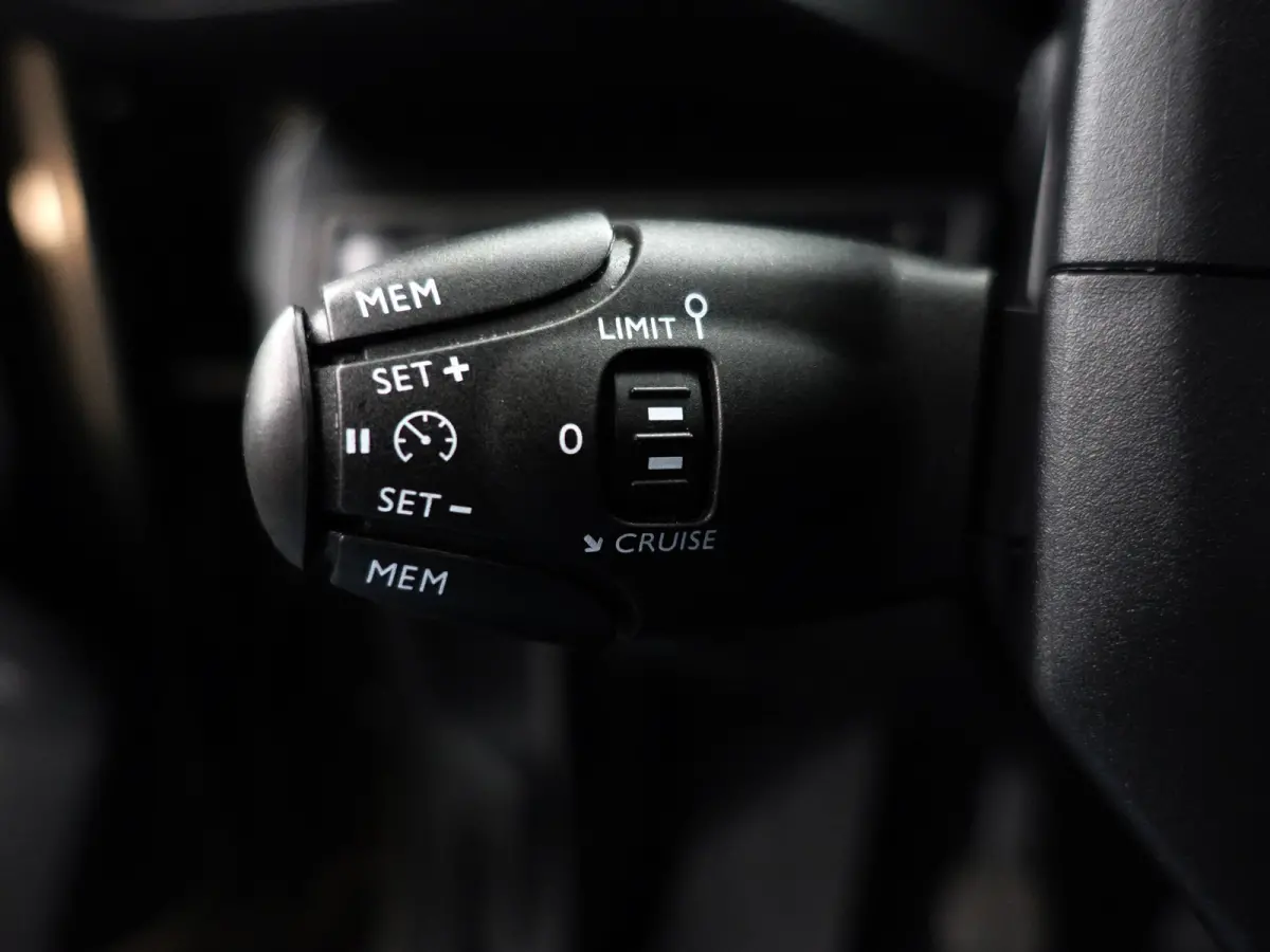 1.2 PureTech Allure- Sport Leder Interieur, Sfeerverlichting, Carplay, Xenon Led, Virtual Cockpit, Ada Cruise