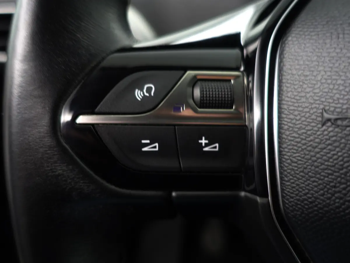 1.2 PureTech Allure- Sport Leder Interieur, Sfeerverlichting, Carplay, Xenon Led, Virtual Cockpit, Ada Cruise