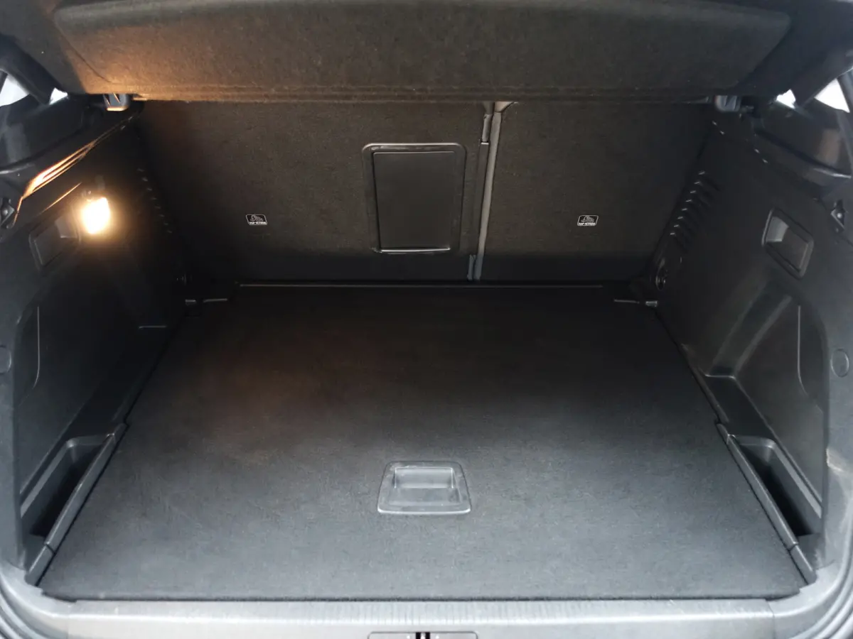 1.2 PureTech Allure- Sport Leder Interieur, Sfeerverlichting, Carplay, Xenon Led, Virtual Cockpit, Ada Cruise