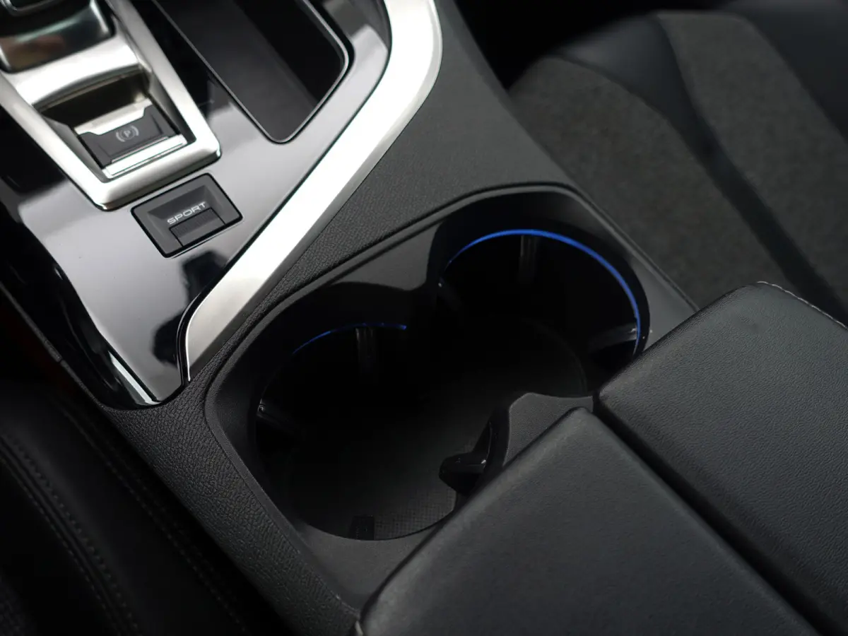 1.2 PureTech Crossway Aut- Panoramadak, Carplay, 360 Camera, Sfeerverlichting, Stoelverwarming, Keyless, Sport Interieur