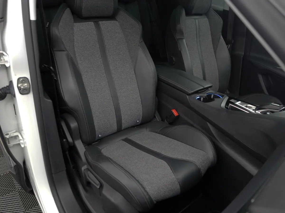 1.2 PureTech Crossway Aut- Panoramadak, Carplay, 360 Camera, Sfeerverlichting, Stoelverwarming, Keyless, Sport Interieur