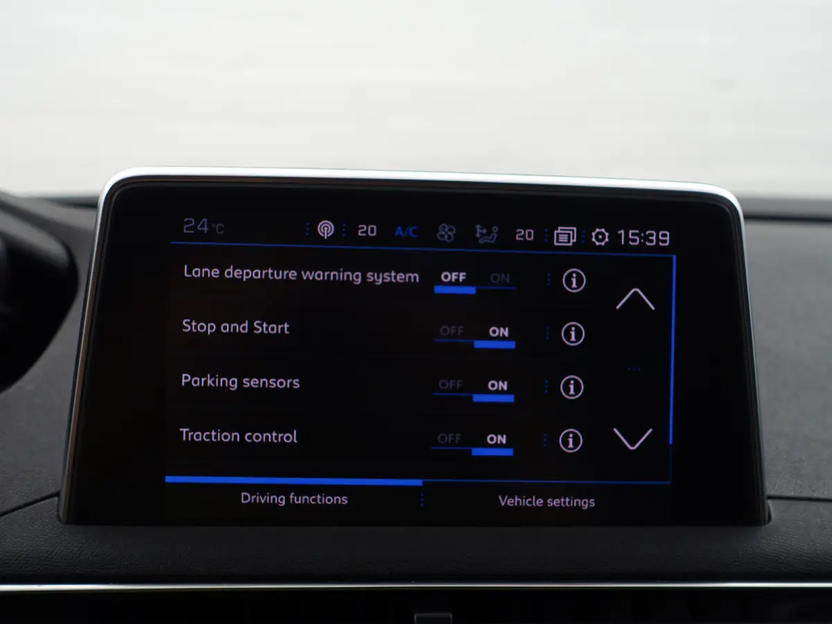 1.2 PureTech Crossway Aut- Panoramadak, Carplay, 360 Camera, Sfeerverlichting, Stoelverwarming, Keyless, Sport Interieur