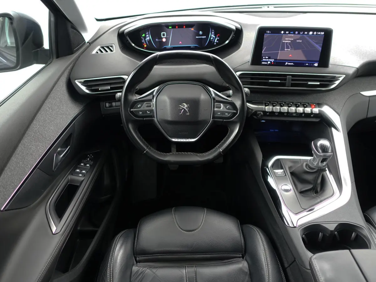 1.2 PureTech Premium GT Line- 7 Pers, Panoramadak, Memory, Sfeerverlichting, 360 Camera, Lane Assist, Keyless