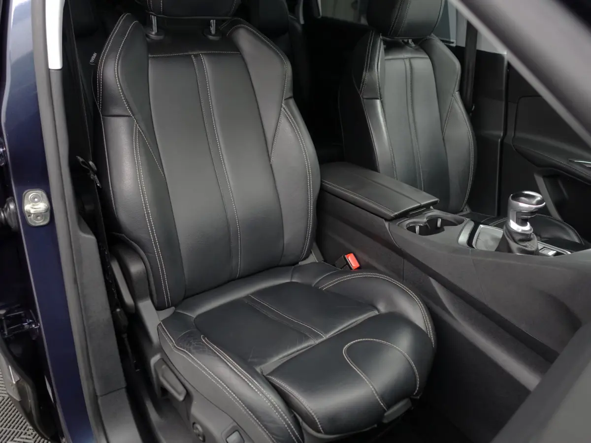 1.2 PureTech Premium GT Line- 7 Pers, Panoramadak, Memory, Sfeerverlichting, 360 Camera, Lane Assist, Keyless
