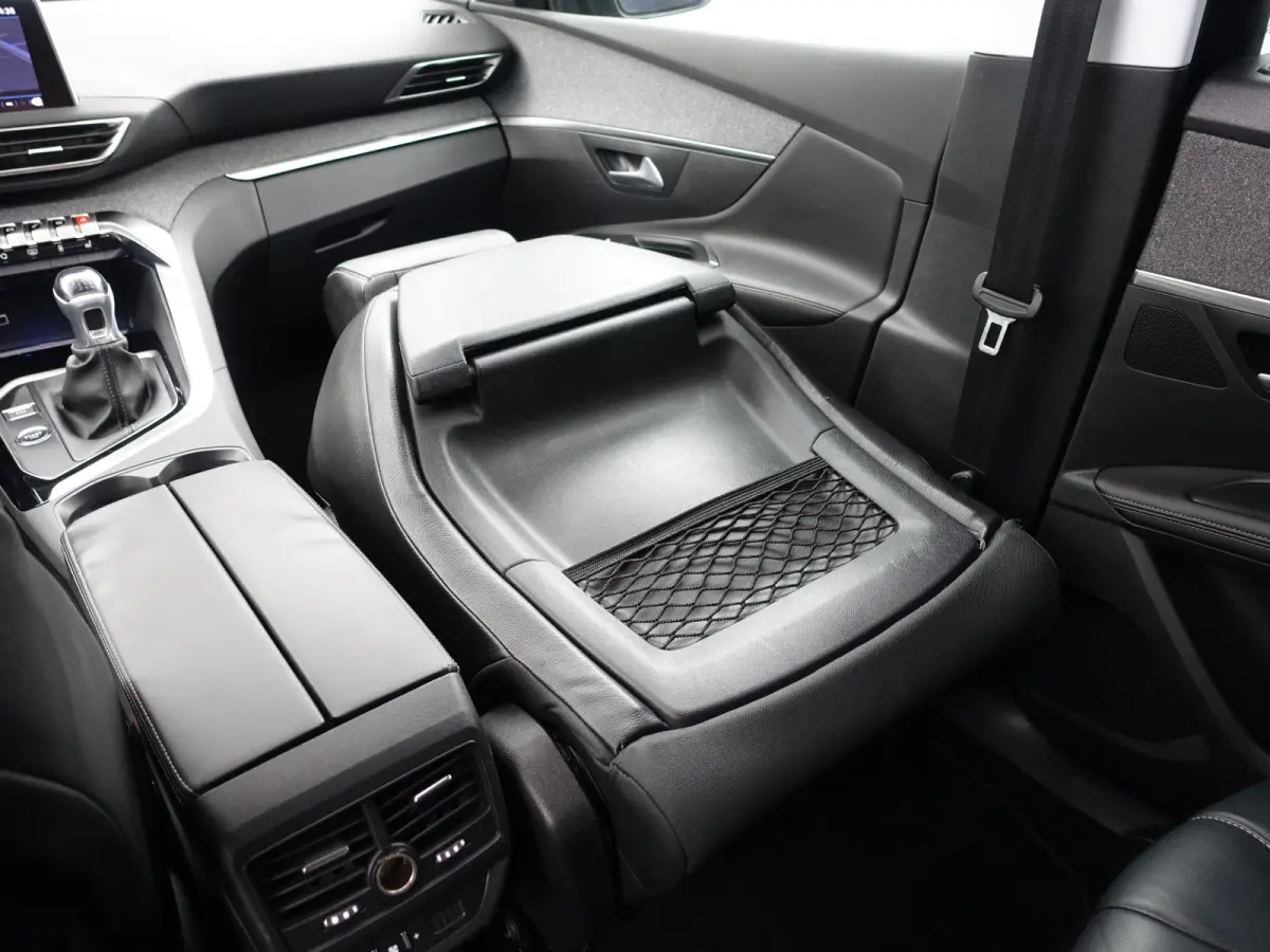 1.2 PureTech Premium GT Line- 7 Pers, Panoramadak, Memory, Sfeerverlichting, 360 Camera, Lane Assist, Keyless