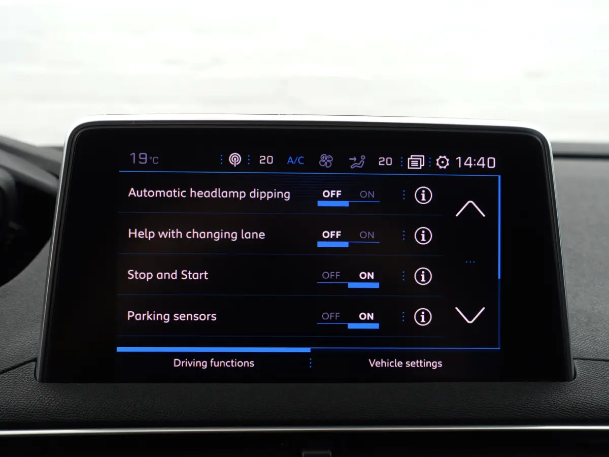 1.2 PureTech Premium GT Line- 7 Pers, Panoramadak, Memory, Sfeerverlichting, 360 Camera, Lane Assist, Keyless