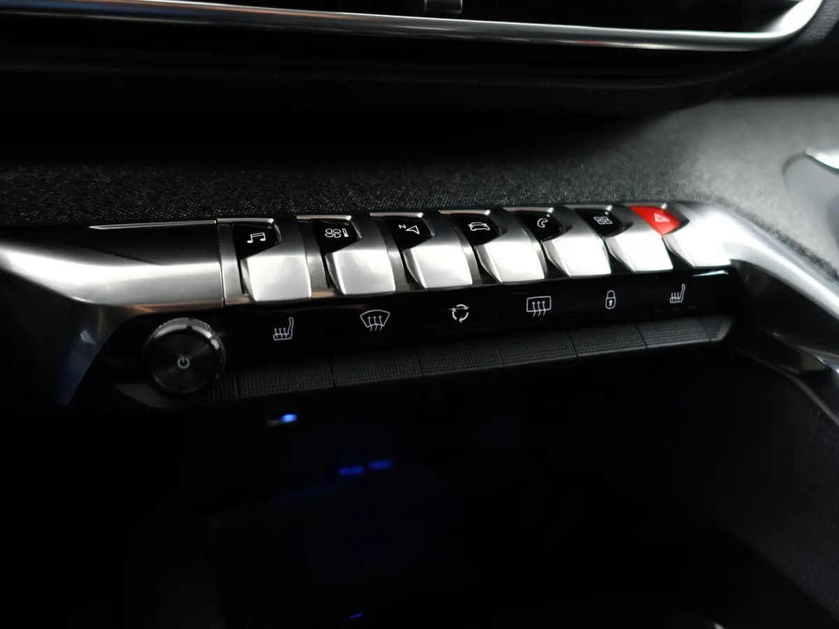 1.2 PureTech Premium GT Line- 7 Pers, Panoramadak, Memory, Sfeerverlichting, 360 Camera, Lane Assist, Keyless