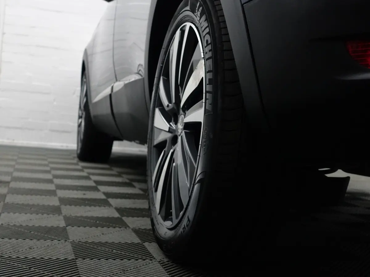 1.2 PureTech Premium GT Line- 7 Pers, Panoramadak, Memory, Sfeerverlichting, 360 Camera, Lane Assist, Keyless