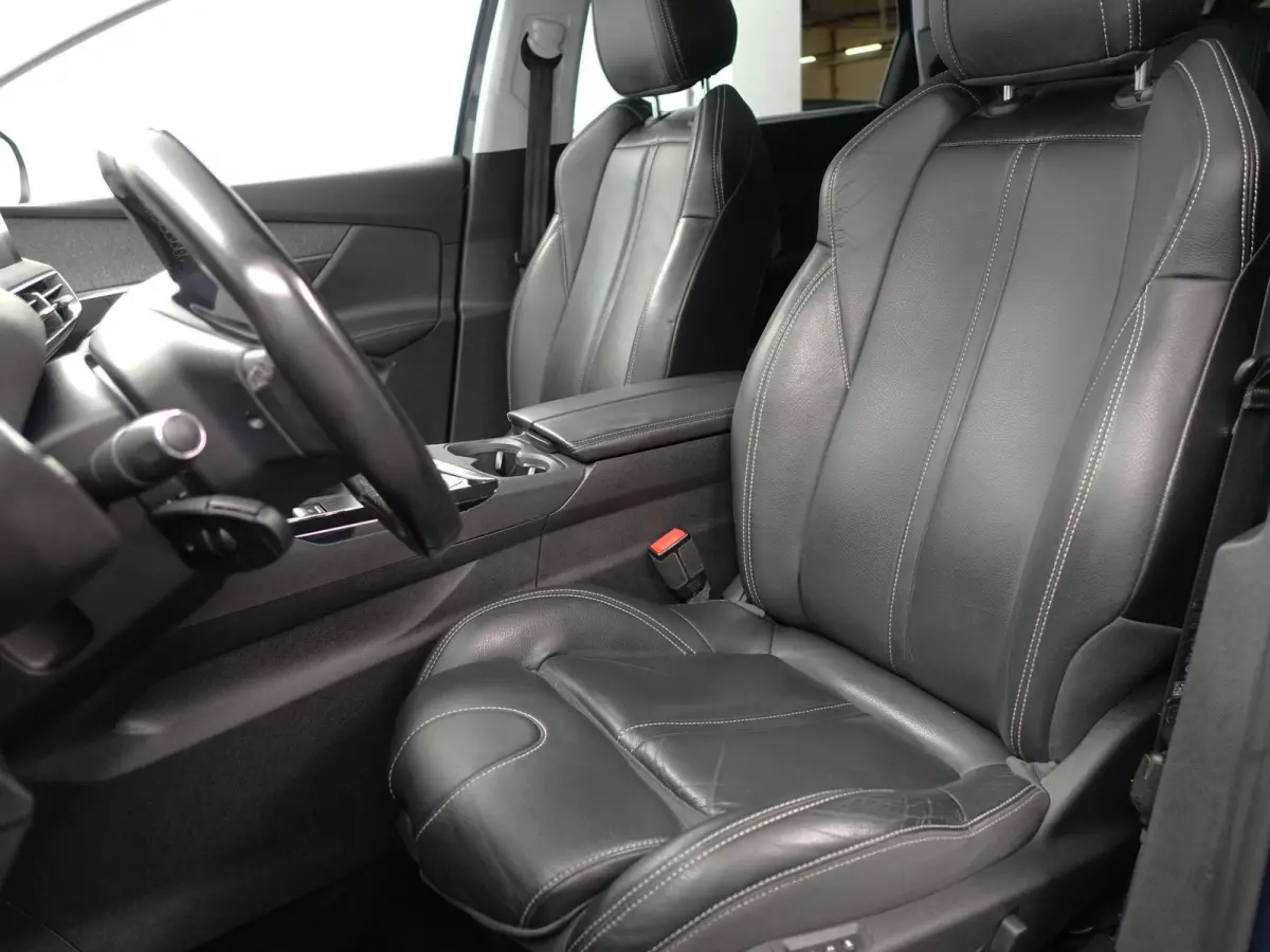 1.2 PureTech Premium GT Line- 7 Pers, Panoramadak, Memory, Sfeerverlichting, 360 Camera, Lane Assist, Keyless