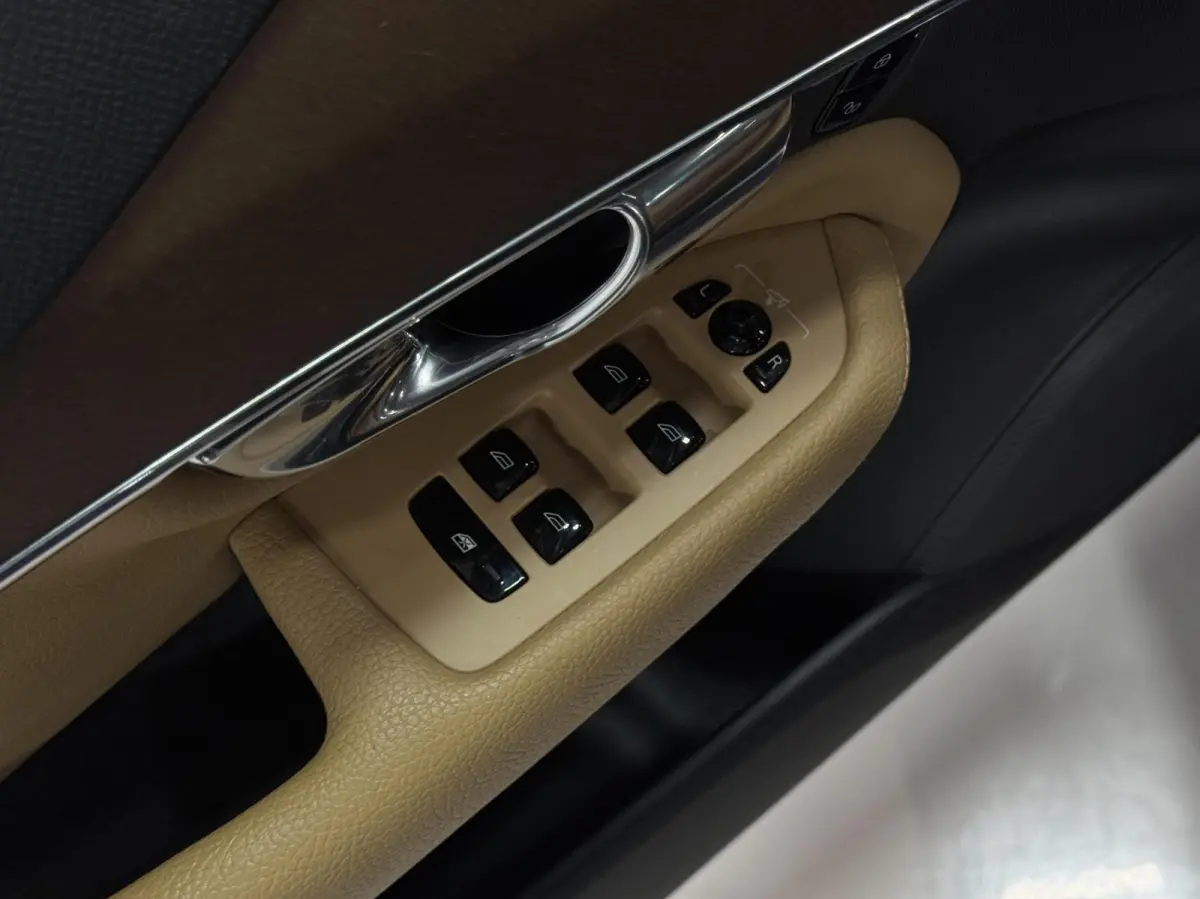 2.0 T8 Twin Engine AWD | NL | Pano | Dealer | 7-P