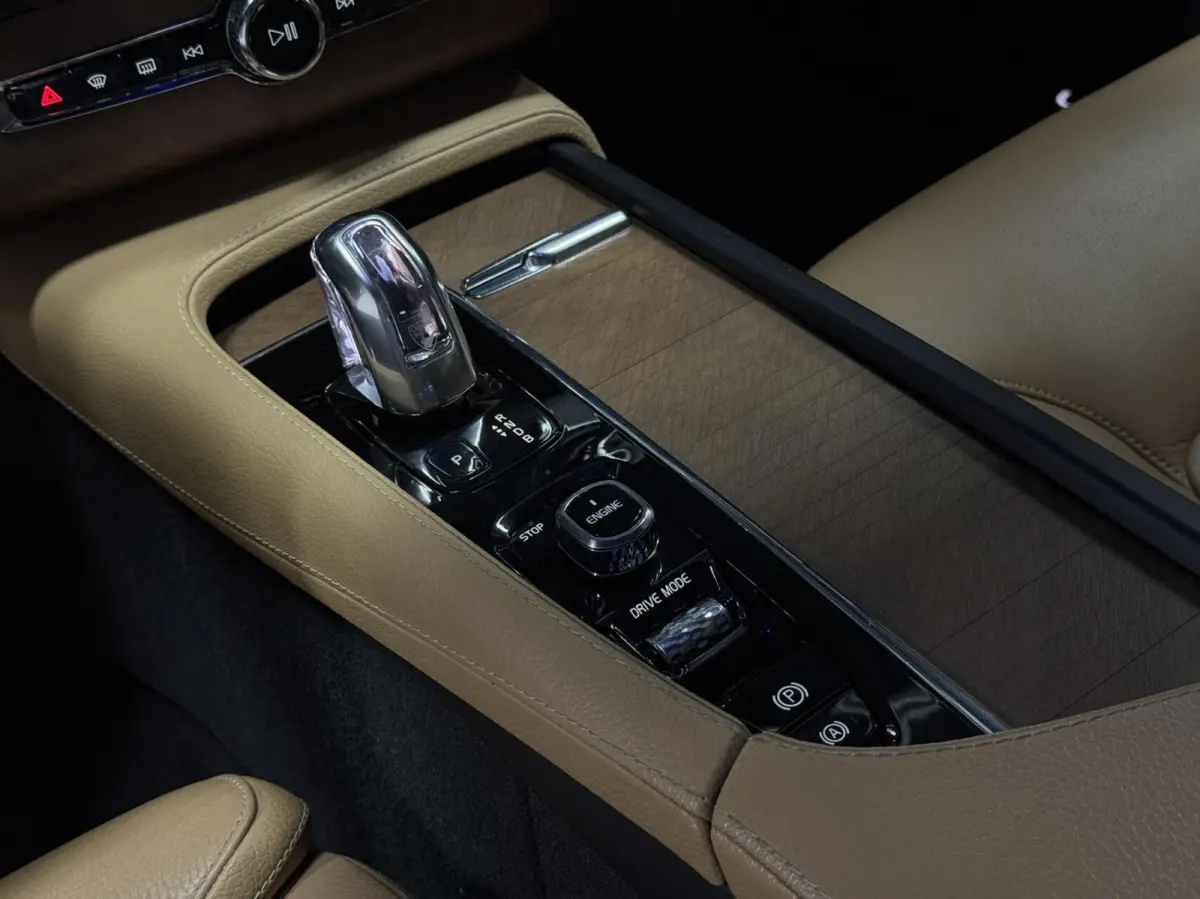 2.0 T8 Twin Engine AWD | NL | Pano | Dealer | 7-P