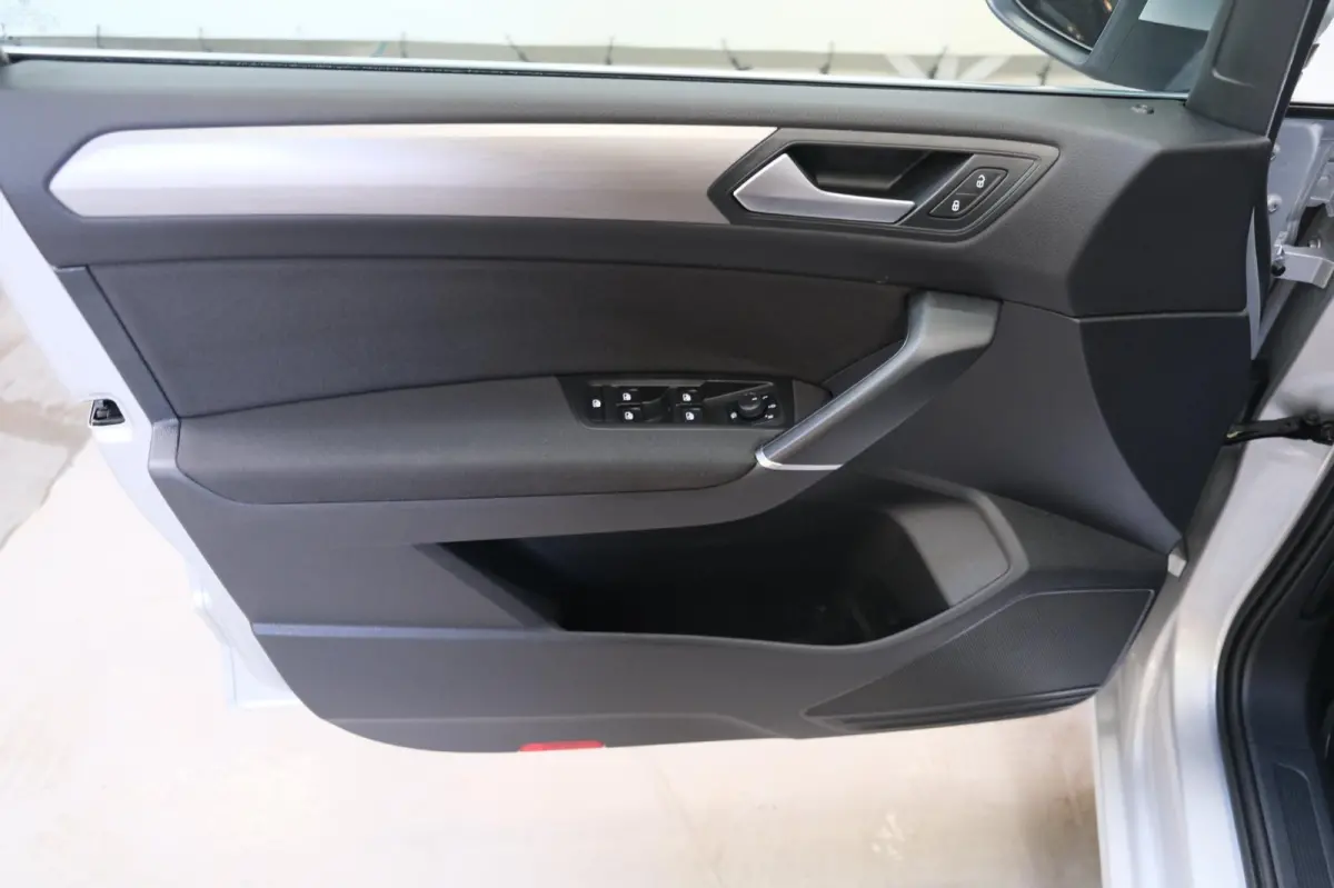2.0 TDI 150 PK DSG > Grijskenteken < - Airco, Cruise, Navi, PDC.