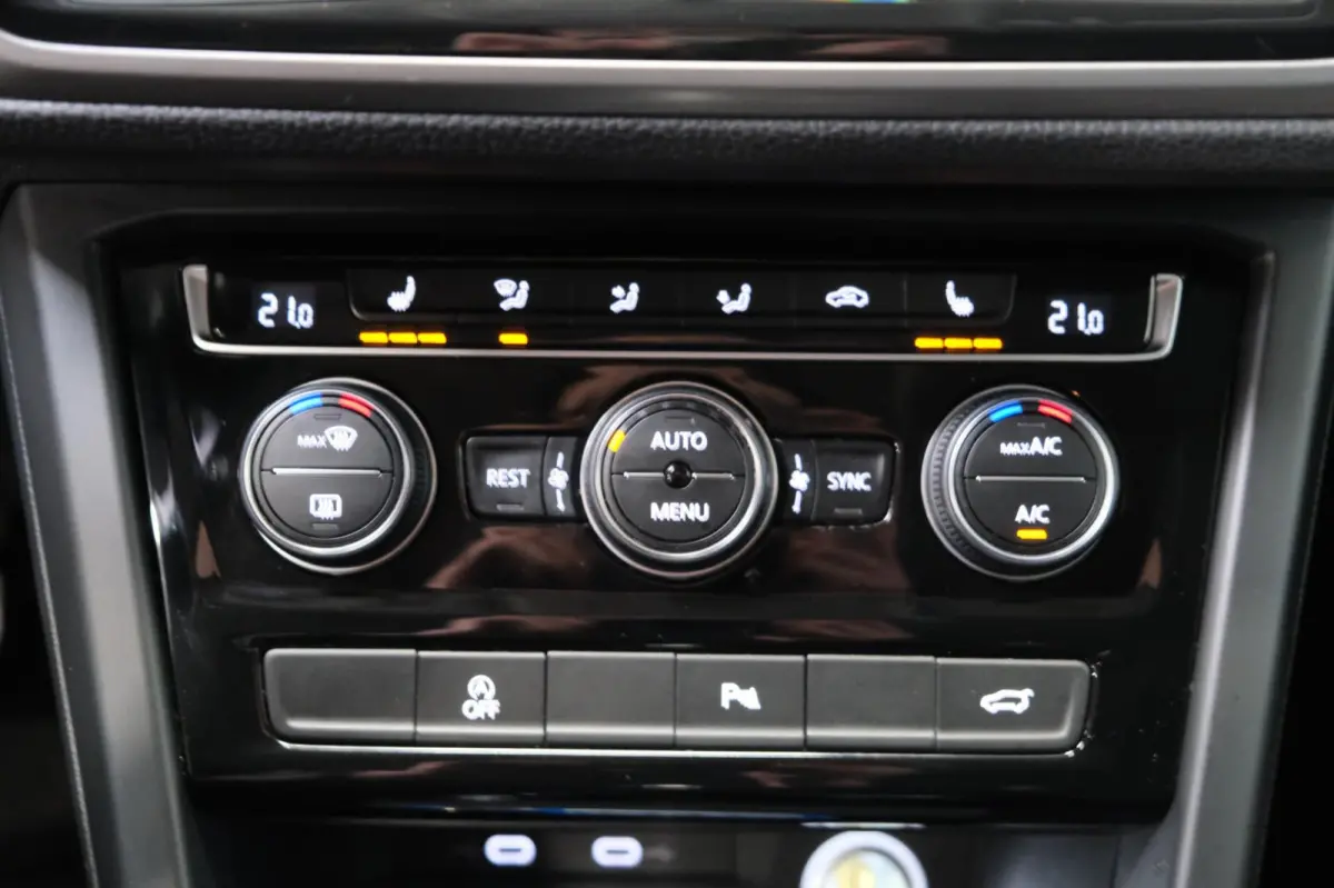 2.0 TDI 150 PK DSG > Grijskenteken < - Airco, Cruise, Navi, PDC.