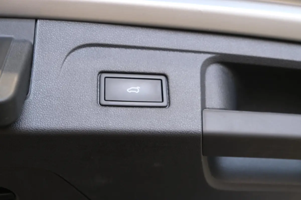 2.0 TDI 150 PK DSG > Grijskenteken < - Airco, Cruise, Navi, PDC.