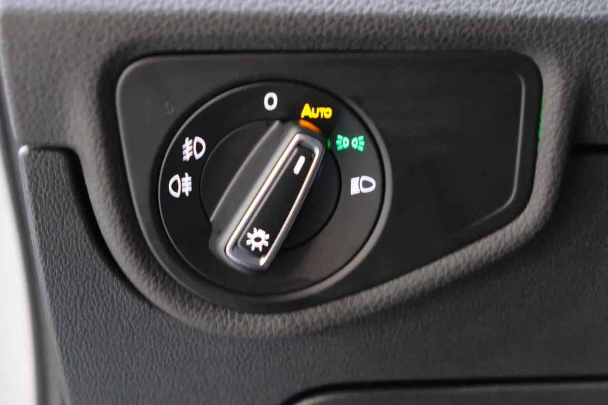 2.0 TDI 150 PK DSG > Grijskenteken < - Airco, Cruise, Navi, PDC.