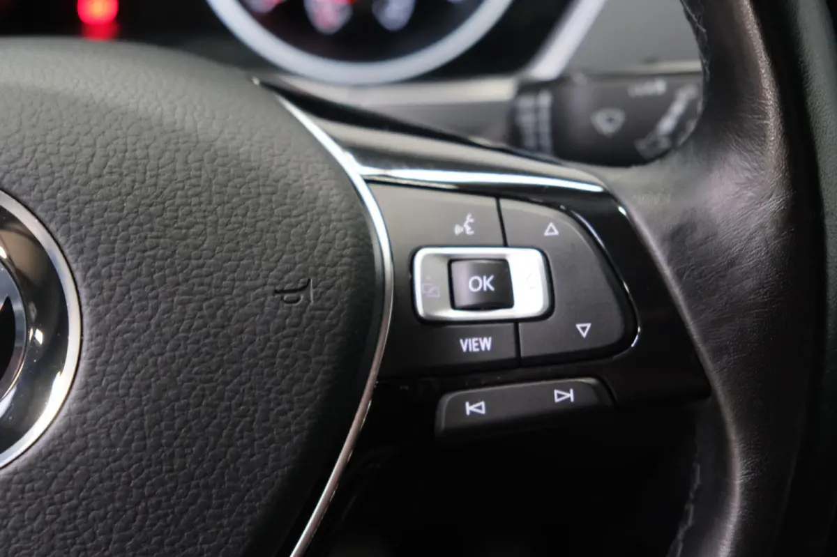 2.0 TDI 150 PK DSG > Grijskenteken < - Airco, Cruise, Navi, PDC.