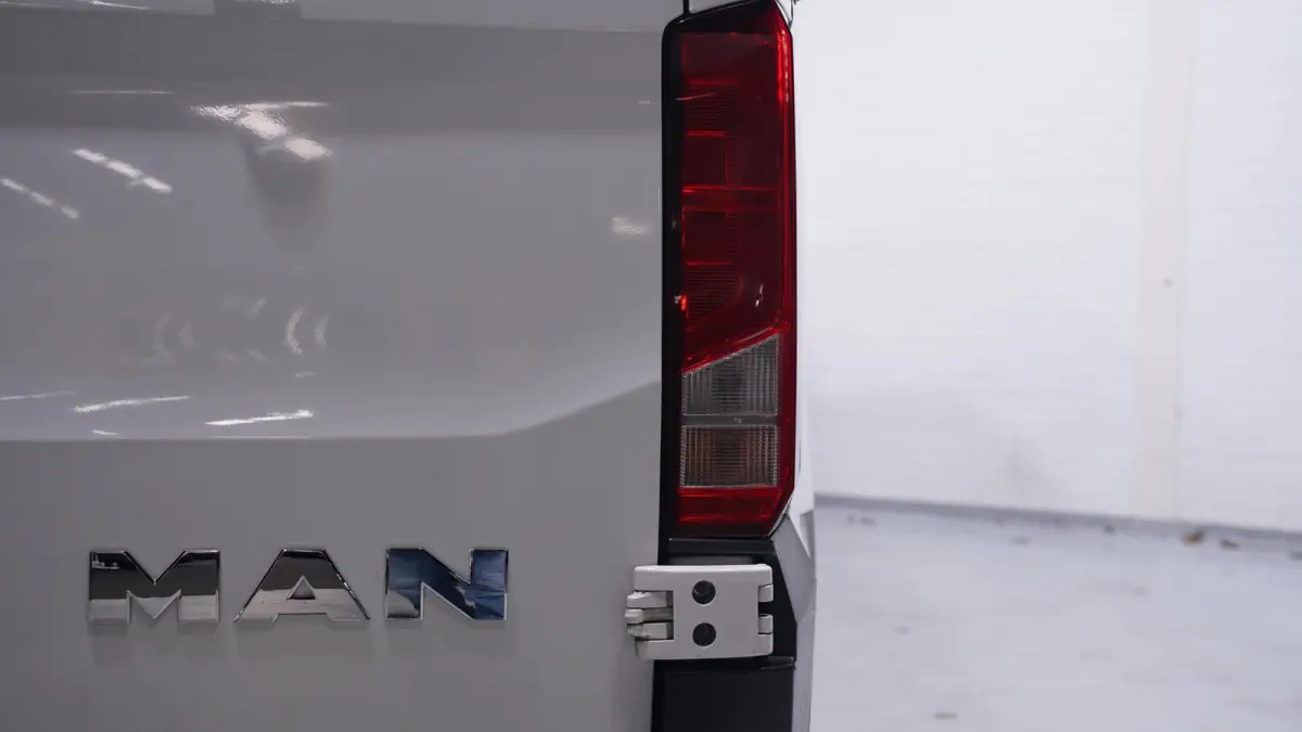 3.180 180 pk DSG Aut. L4H3 Apple Carplay, Camera 270 Graden Achterdeuren, Laadruimte Pakket, Trekhaak, 3-Zits