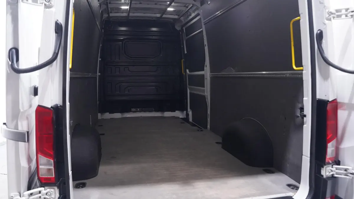 3.180 180 pk DSG Aut. L4H3 Apple Carplay, Camera 270 Graden Achterdeuren, Laadruimte Pakket, Trekhaak, 3-Zits