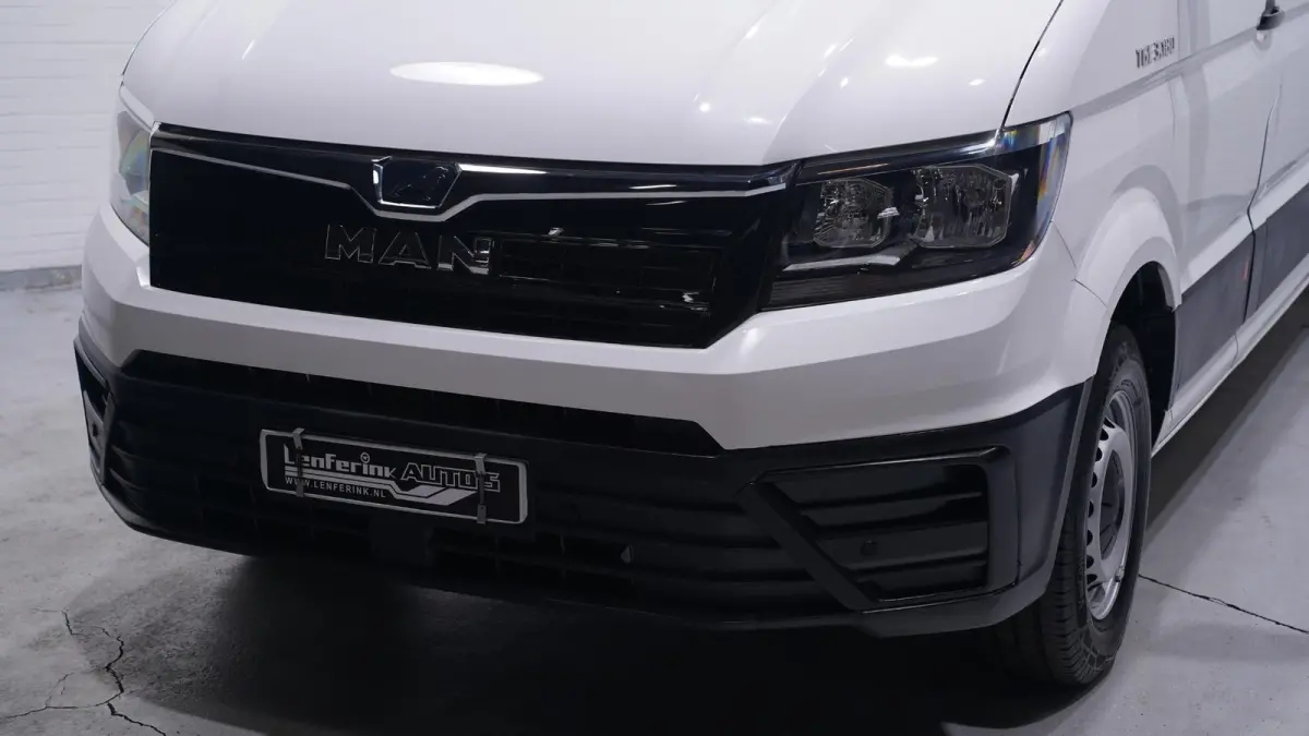 3.180 180 pk DSG Aut. L4H3 Apple Carplay, Camera 270 Graden Achterdeuren, Laadruimte Pakket, Trekhaak, 3-Zits