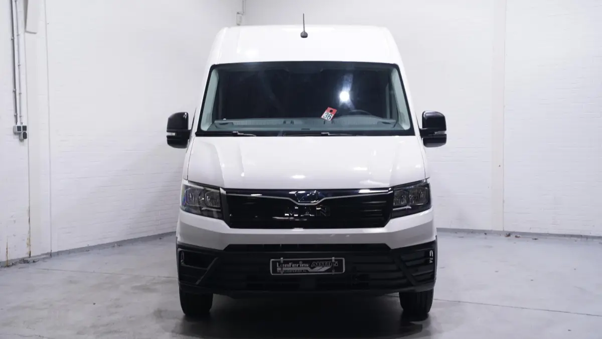 3.180 180 pk DSG Aut. L4H3 Apple Carplay, Camera 270 Graden Achterdeuren, Laadruimte Pakket, Trekhaak, 3-Zits