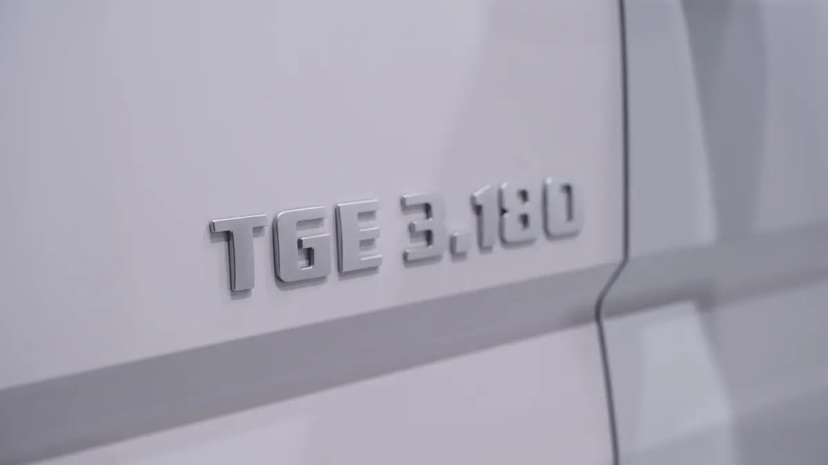 3.180 180 pk DSG Aut. L4H3 Apple Carplay, Camera 270 Graden Achterdeuren, Laadruimte Pakket, Trekhaak, 3-Zits