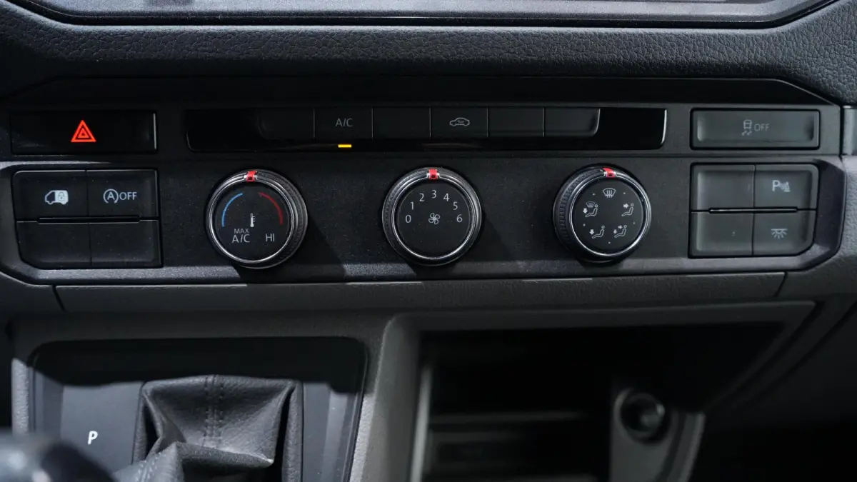 3.180 180 pk DSG Aut. L4H3 Apple Carplay, Camera 270 Graden Achterdeuren, Laadruimte Pakket, Trekhaak, 3-Zits