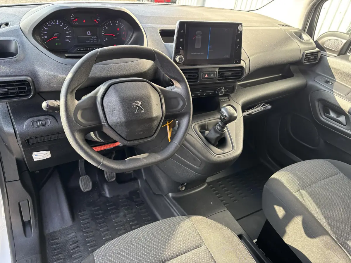 1.5 BlueHDI Premium*A/C*CRUISE*SCHUIF*NW-MODEL*