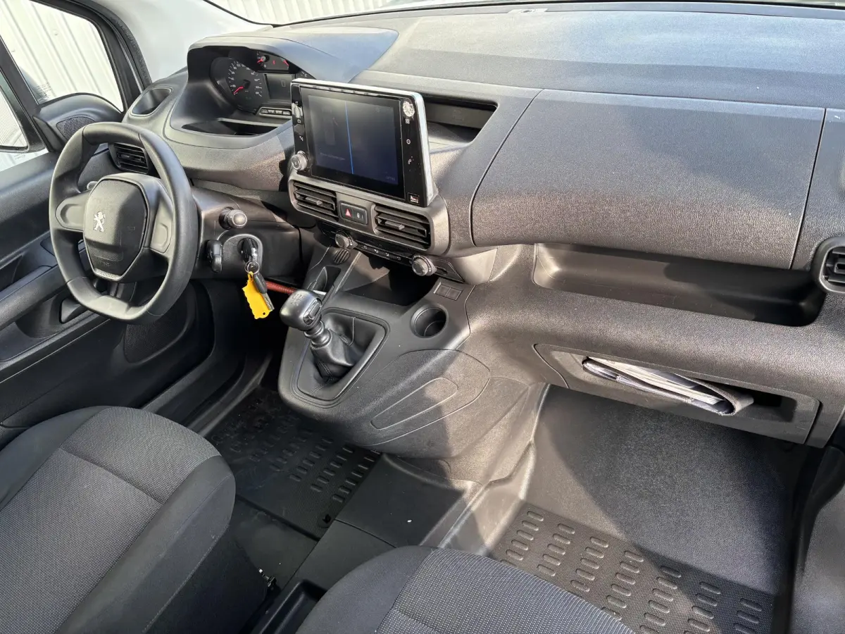 1.5 BlueHDI Premium*A/C*CRUISE*SCHUIF*NW-MODEL*
