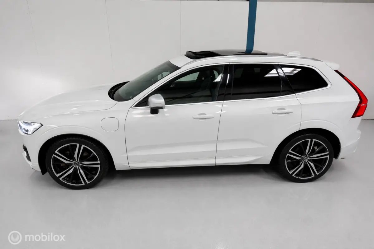 2.0 T8 Twin Engine AWD R-Design PANO / 360 CAM