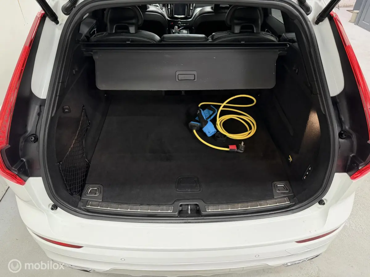 2.0 T8 Twin Engine AWD R-Design PANO / 360 CAM