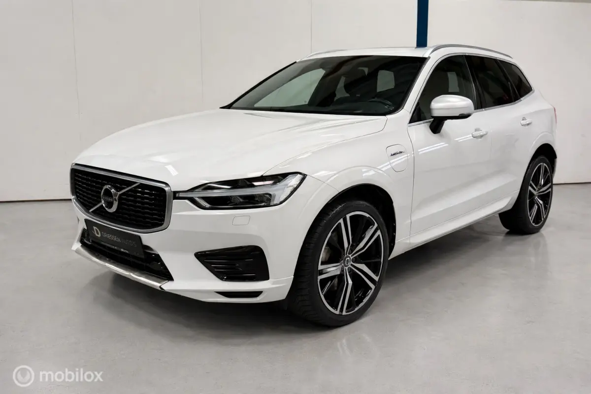 2.0 T8 Twin Engine AWD R-Design PANO / 360 CAM