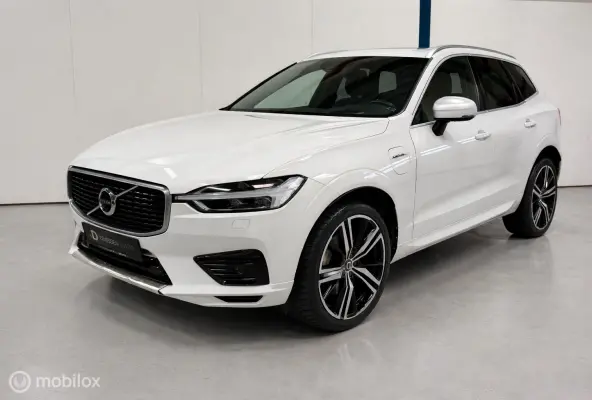 2.0 T8 Twin Engine AWD R-Design PANO / 360 CAM