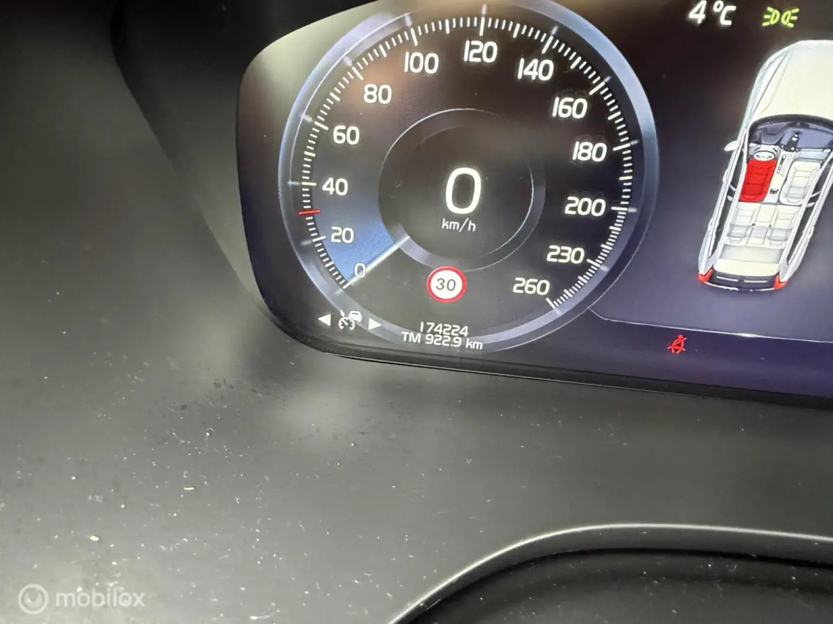 2.0 T8 Twin Engine AWD R-Design PANO / 360 CAM