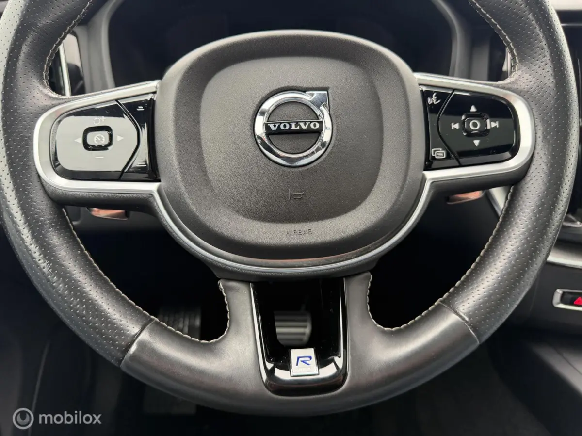 2.0 T8 Twin Engine AWD R-Design PANO / 360 CAM