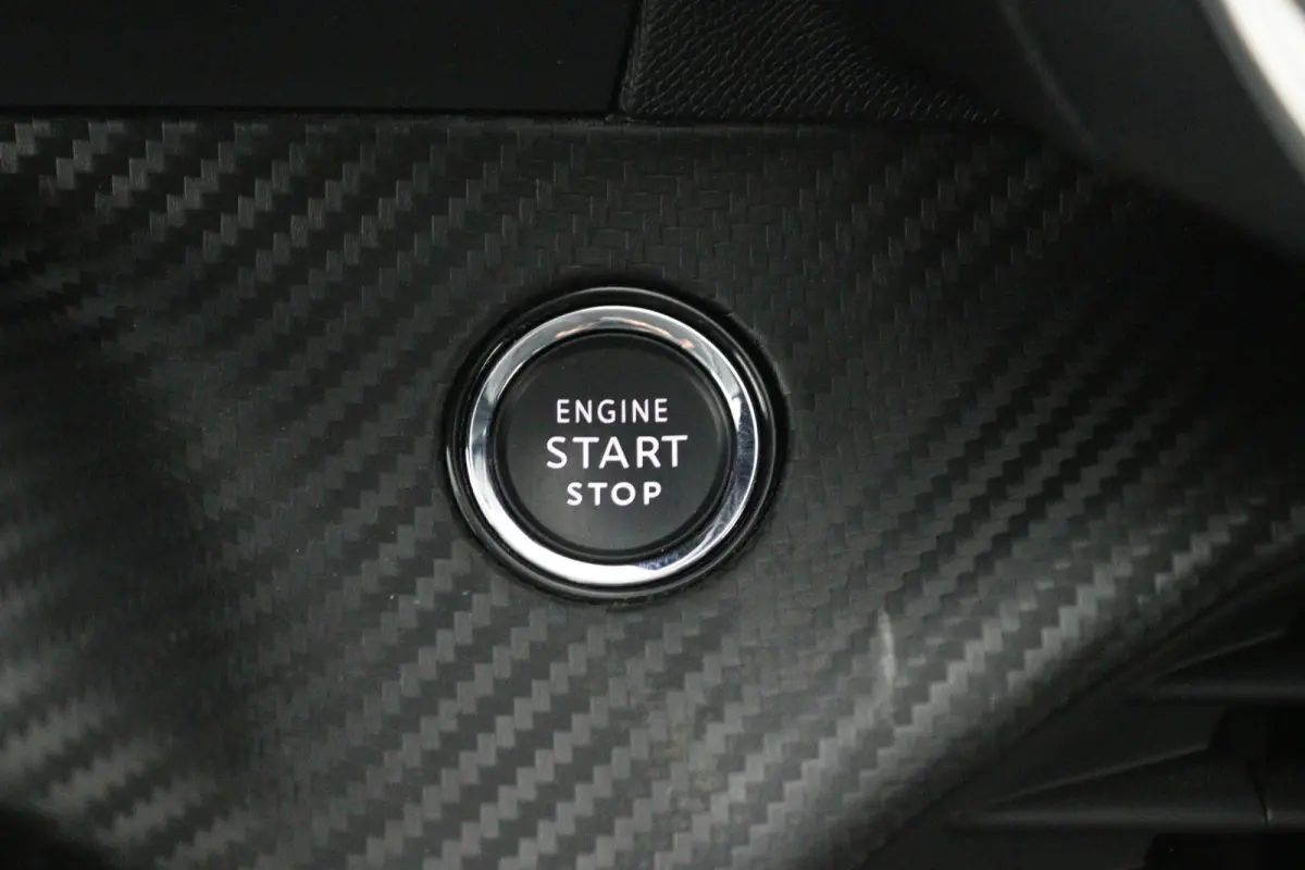 1.2 Allure*AUTOM*CARPLAY*ECC*CRUISE*NAVI*HAAK*CAM*