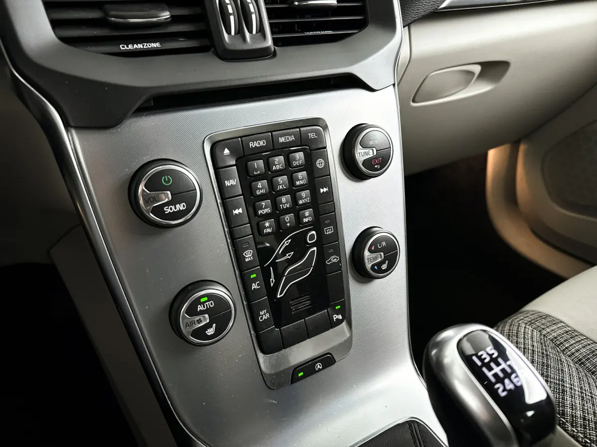 T2 Nordic+ | Stoelverwarming | Cruise control | Navigatie