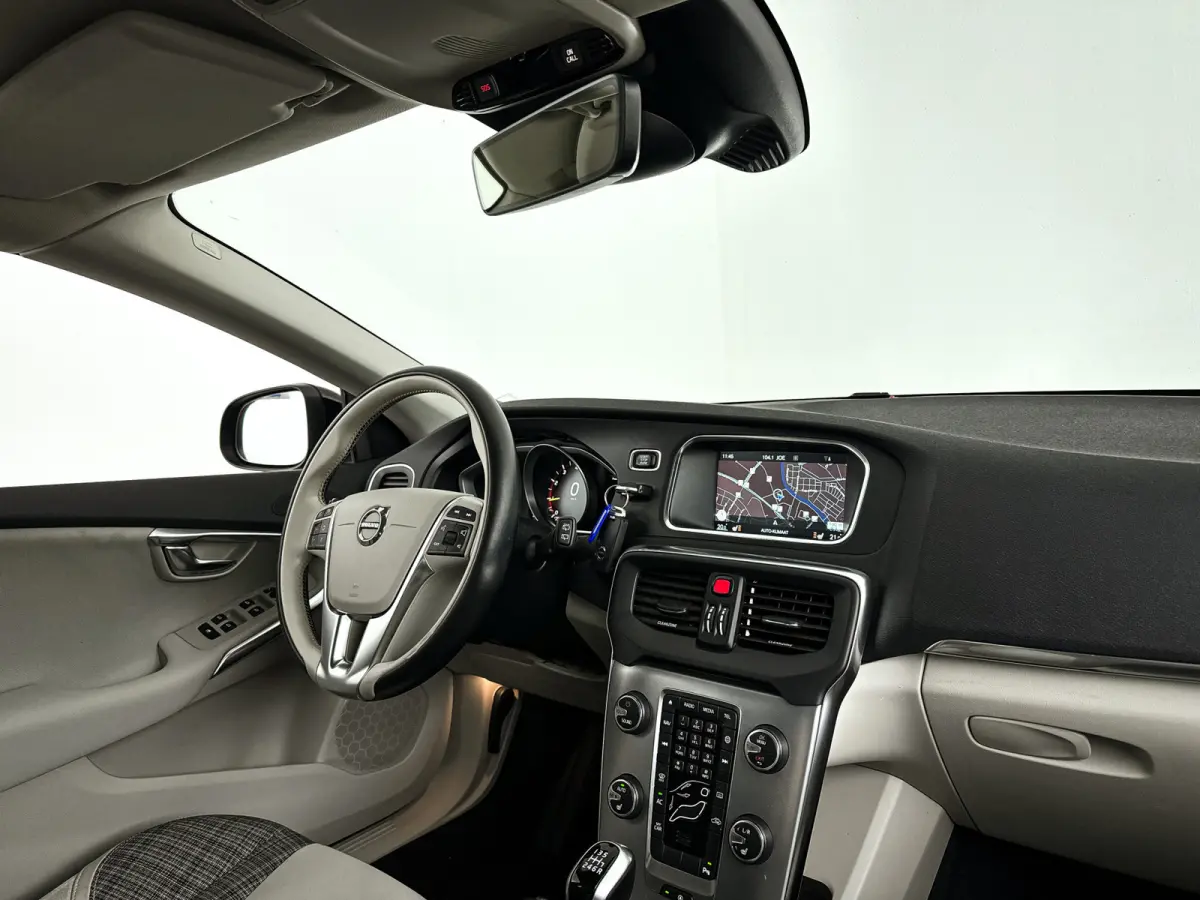 T2 Nordic+ | Stoelverwarming | Cruise control | Navigatie